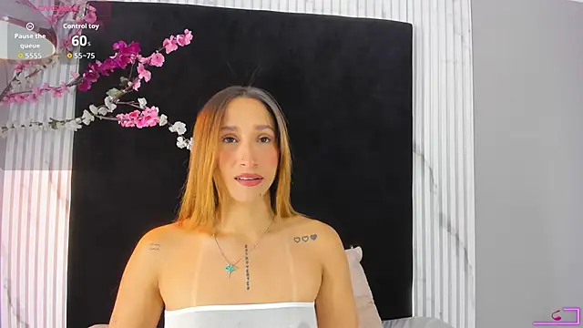 MONIK FOX CR online show from November 2025 07:49:02 PM