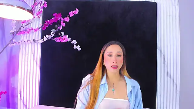 MONIK FOX CR online show from November 2025 07:39:02 PM