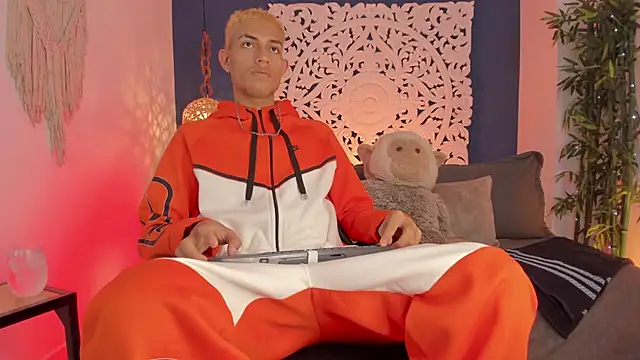 Adonis WB online show from January 2026 02:38:01 AM