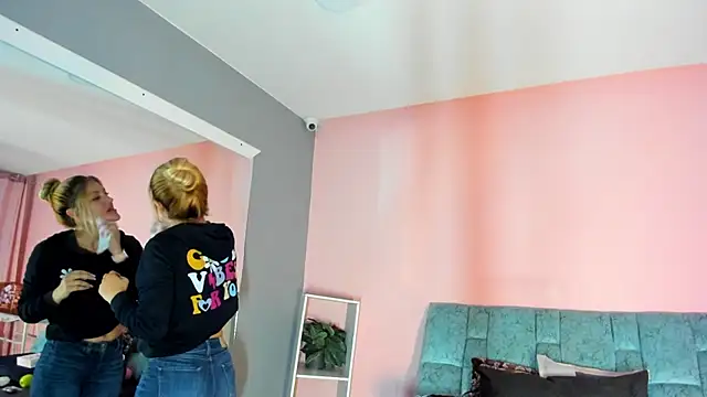 Camila Russoo online show from January 2026 07:11:01 PM