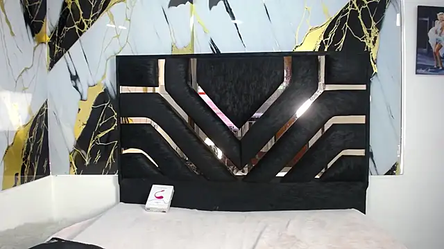 Miahotcs1 online show from February 2026 02:11:02 PM