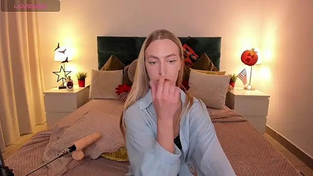 mishapallmer online show from October 2025 08:31:02 AM