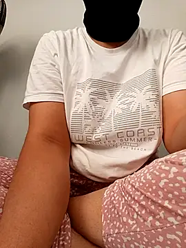 Snapshot of ezgi2545 chatting on September 2025 10:27:01 AM ezgi2545 online show from September 2025 10:27:01 AM