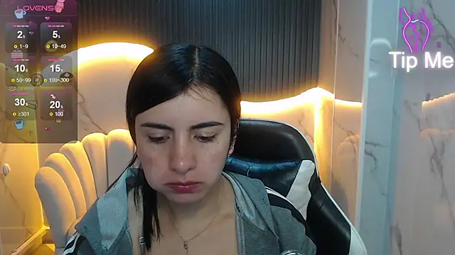 Snapshot of Eilyn_love_b chatting on October 2025 12:49:02 PM Eilyn love b online show from October 2025 12:49:02 PM