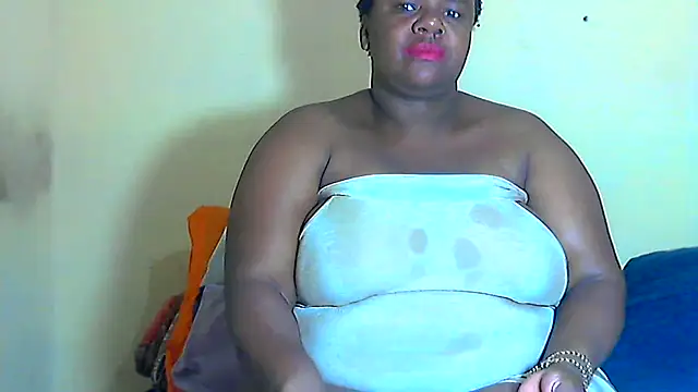 Snapshot of AnnabigpussyXO chatting on January 2026 05:27:02 PM AnnabigpussyXO online show from January 2026 05:27:02 PM