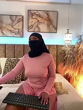 azza   online show from October 2025 02:18:02 PM