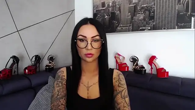 Fayestrip online show from September 2025 01:58:02 PM