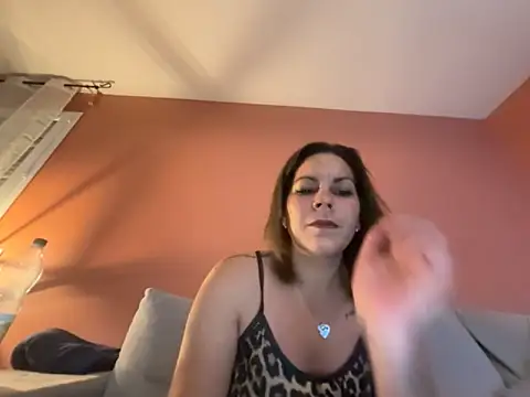 minettedusud online show from November 2025 09:17:01 PM