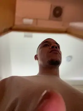 AlphaMasterXxx online show from October 2025 12:04:02 PM