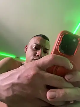 AlphaMasterXxx online show from April 2026 06:52:02 PM