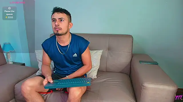 Valentiinoss online show from July 2026 08:33:01 PM