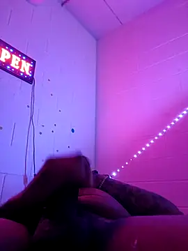 Snapshot of Nuttygmarley chatting on November 2025 09:44:02 AM Nuttygmarley online show from November 2025 09:44:02 AM