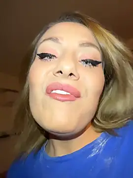 emmasweett11 online show from April 2026 06:11:02 PM