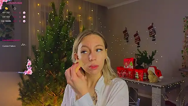 NyxaThorn online show from December 2025 02:35:01 PM