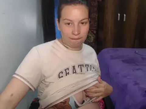 cloequeen15 online show from April 2026 04:56:02 PM