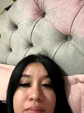 Aliciawhitee online show from October 2025 11:58:01 PM