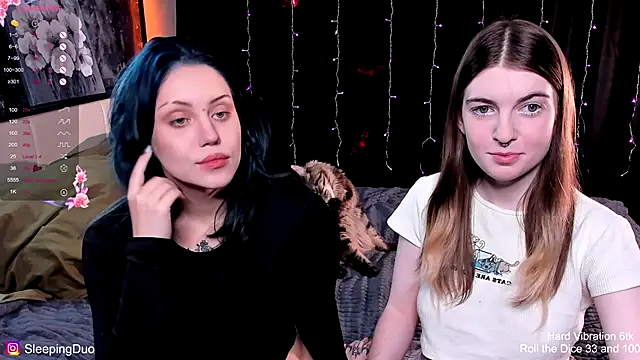 Threesomebabes online show from November 2025 01:01:02 PM