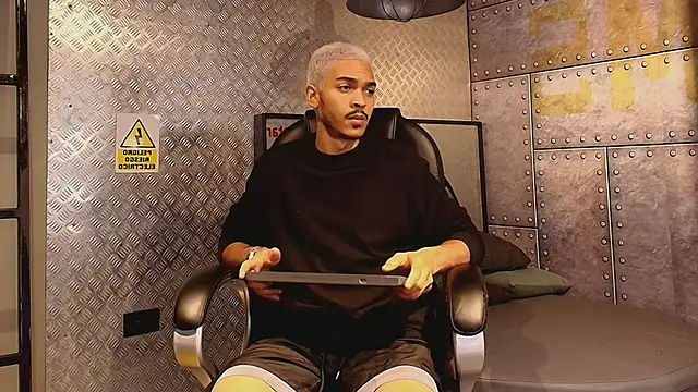 MarcusRain  online show from September 2025 04:05:02 AM