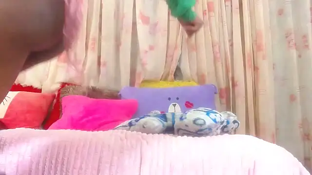 LoloQueen5 online show from April 2026 07:58:02 PM