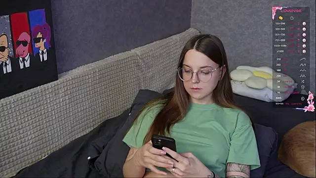 Violetwin online show from March 2026 12:05:03 PM