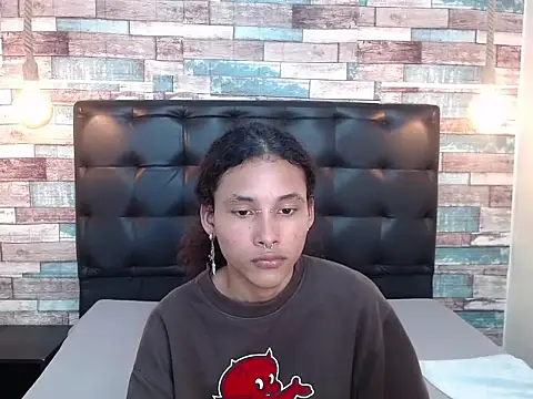 Snapshot of Andrew_Landry chatting on October 2025 04:18:01 PM Andrew Landry online show from October 2025 04:18:01 PM