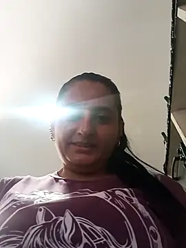 Snapshot of Titiss8921 chatting on October 2025 03:36:01 PM Titiss8921 online show from October 2025 03:36:01 PM
