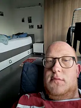 geilerd122 online show from October 2025 03:57:02 PM