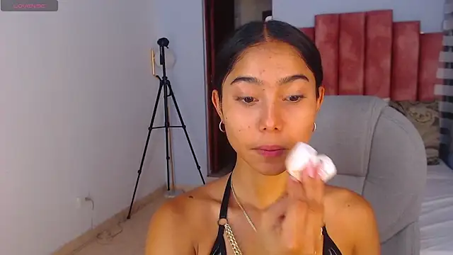 Milaa Star  online show from September 2025 04:02:02 AM