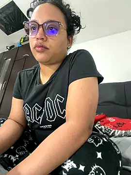 Snapshot of angels_evil chatting on November 2025 03:07:01 AM angels evil online show from November 2025 03:07:01 AM