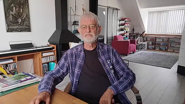 Snapshot of ewaldwillems99 chatting on June 2026 12:55:01 PM ewaldwillems99 online show from June 2026 12:55:01 PM