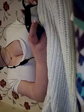 Snapshot of itsCuteTits chatting on November 2025 08:52:01 PM itsCuteTits online show from November 2025 08:52:01 PM