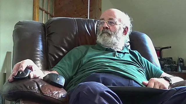 janzer13 online show from February 2026 02:21:02 PM