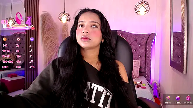 SophiaWalker 1 online show from November 2025 12:07:01 PM