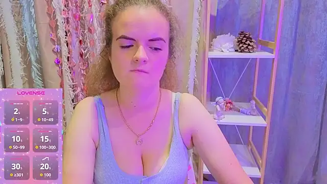 Luisa Rosee online show from October 2025 07:38:02 PM