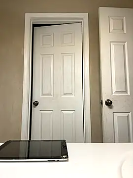 KeYBuMp323 online show from September 2025 02:18:02 PM