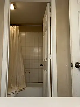 KeYBuMp323 online show from January 2026 04:22:01 PM