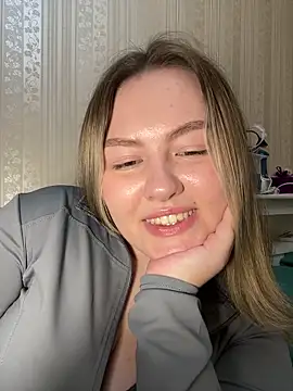 Snapshot of SunshineEmma chatting on April 2026 11:06:01 PM SunshineEmma online show from April 2026 11:06:01 PM