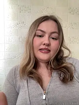 Snapshot of SunshineEmma chatting on April 2026 03:03:02 PM SunshineEmma online show from April 2026 03:03:02 PM