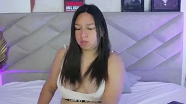 BellaRoux1 online show from October 2025 12:06:02 PM