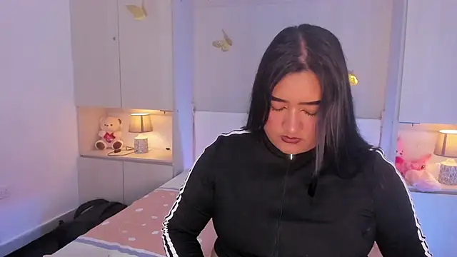 LilyWhitney online show from February 2026 04:10:01 AM