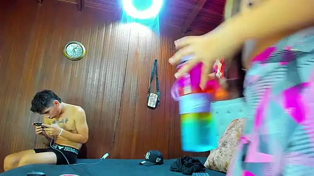 dereck and julie online show from October 2025 09:38:01 PM