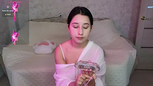 Snapshot of Eva_Maller chatting on May 2026 08:29:01 AM Eva Maller online show from May 2026 08:29:01 AM