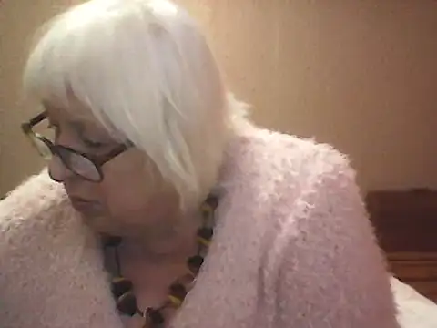 Alexia64231 online show from September 2025 05:17:01 PM