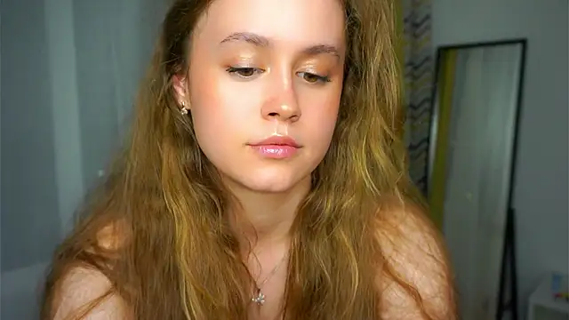 SusannaScholler online show from September 2025 05:46:02 PM