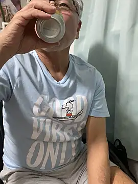 gholly2007 online show from November 2025 12:41:02 PM