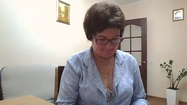 Snapshot of Galina56301 chatting on October 2025 07:11:01 PM Galina56301 online show from October 2025 07:11:01 PM