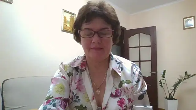 Snapshot of Galina56301 chatting on October 2025 05:10:01 PM Galina56301 online show from October 2025 05:10:01 PM
