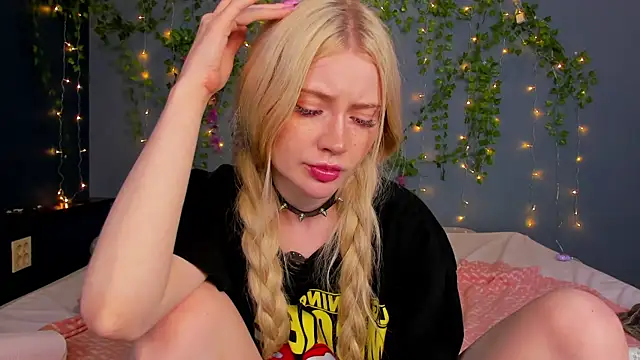 Lillie Berry online show from July 2026 10:21:02 AM