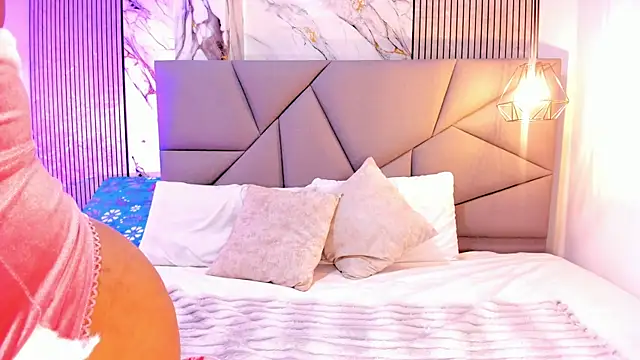 Tatihornyy online show from April 2026 11:33:01 AM