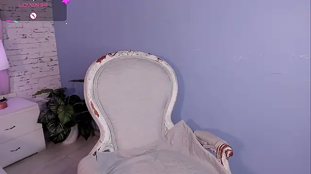 Snapshot of VioletaWhimsy chatting on July 2026 06:47:01 PM VioletaWhimsy online show from July 2026 06:47:01 PM
